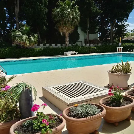 Hotel apartamentowy Verdemare Sardegna Uno 3*